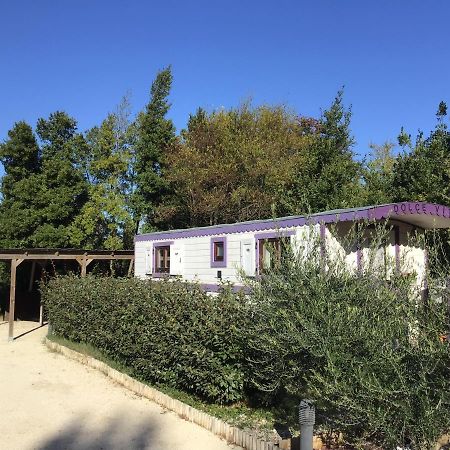 Des Roulottes En Provence Hotel Barbentane Exterior photo