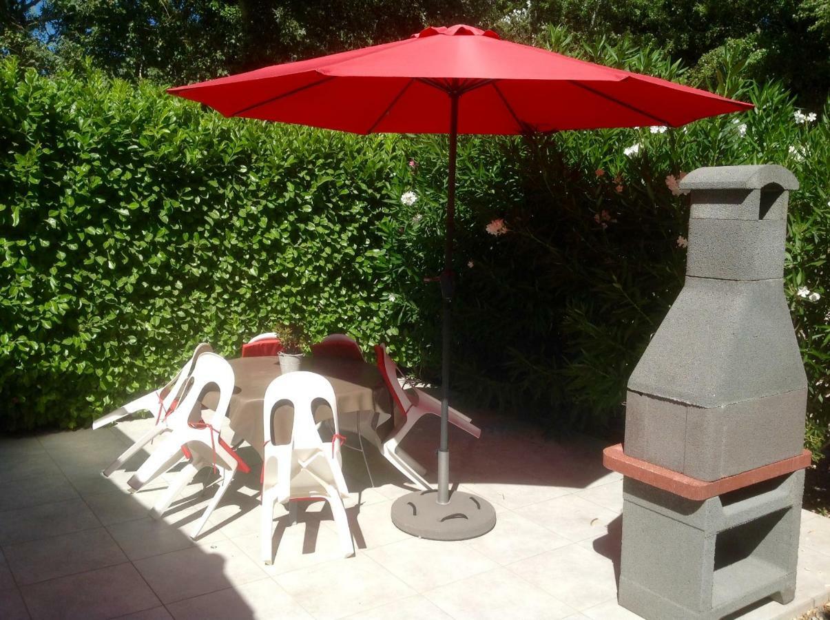 Des Roulottes En Provence Hotel Barbentane Exterior photo