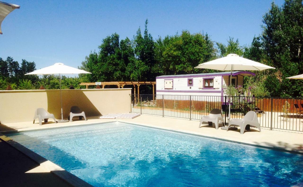 Des Roulottes En Provence Hotel Barbentane Exterior photo