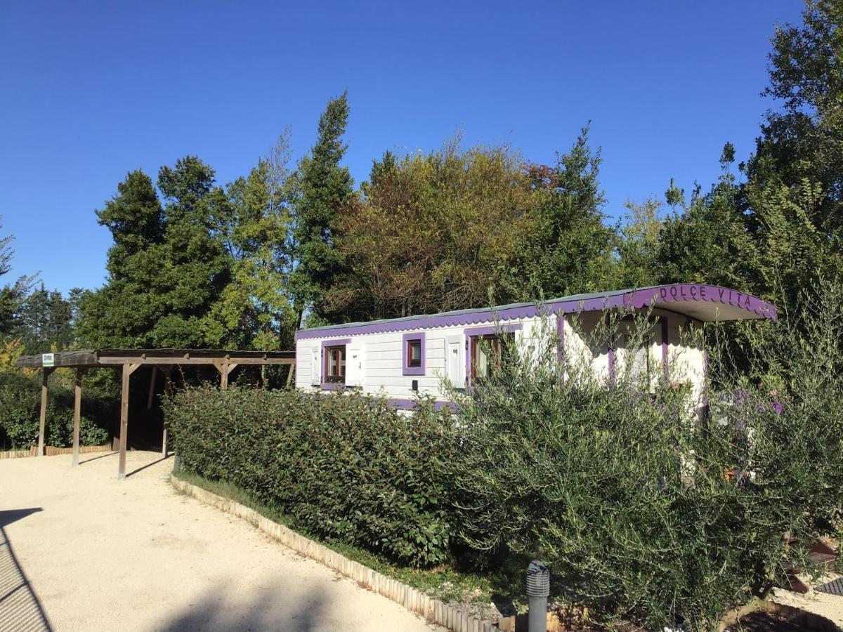 Des Roulottes En Provence Hotel Barbentane Exterior photo